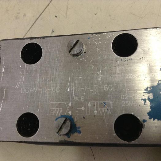 Used VICKERS Directional Valve DG4V-3-6C-M-U-HL7-60 Used