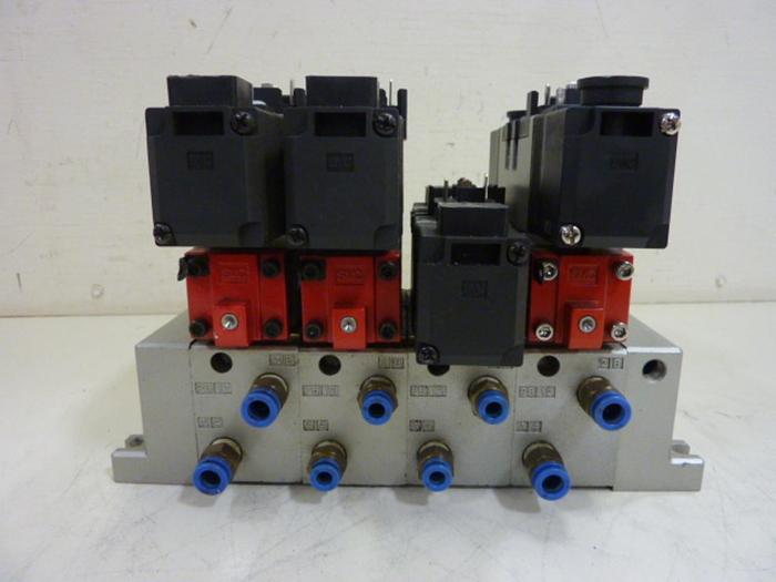 Used SMC Control Block w/ Valves VS7-6-FG-D-3Z #60103