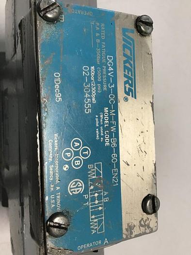 Used VICKERS Valve DG4V30CMFWB660EN21 #138829