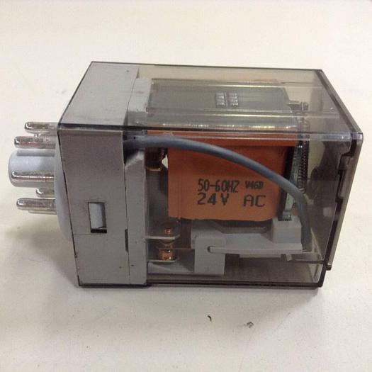 Used ALLEN BRADLEY Relay 700-HA32A24 SER D #76340