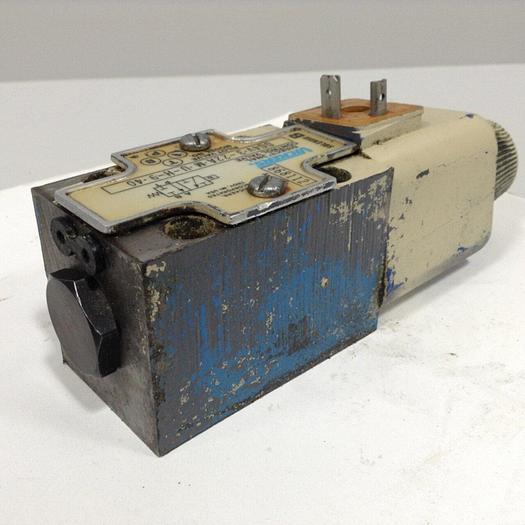 Used VICKERS Directional Control Valve DG4V322AMUH940 #89901