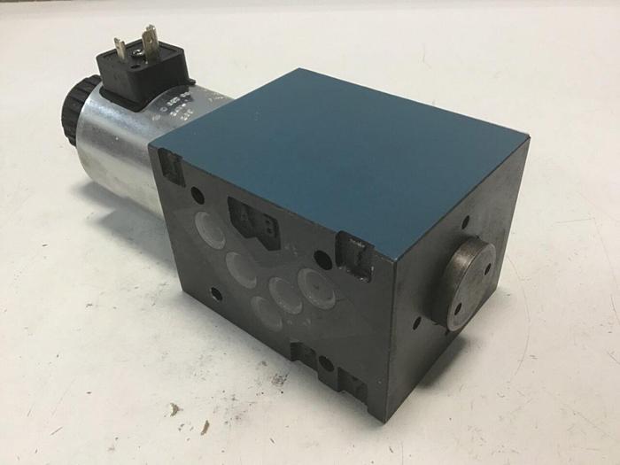 Used BOSCH Hydraulic Valve 0 810 001 825 Used