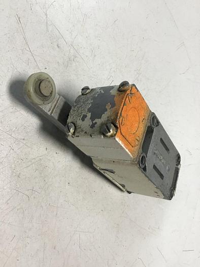 Used RB DENISON Limit Switch CDJD053 #121195