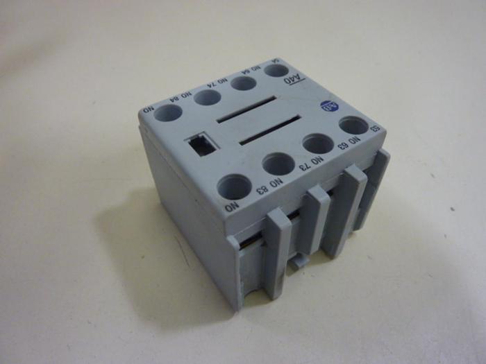 Used ALLEN BRADLEY Contact Block 100-FA40 SER B #79577