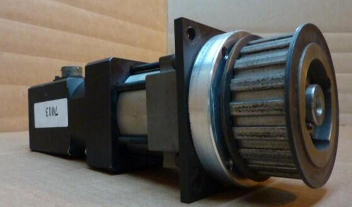 Used MOOG Brushless Motor 303-030A Used