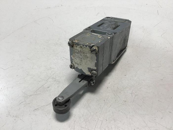Used RB DENISON Limit Switch CDJD053 #121194