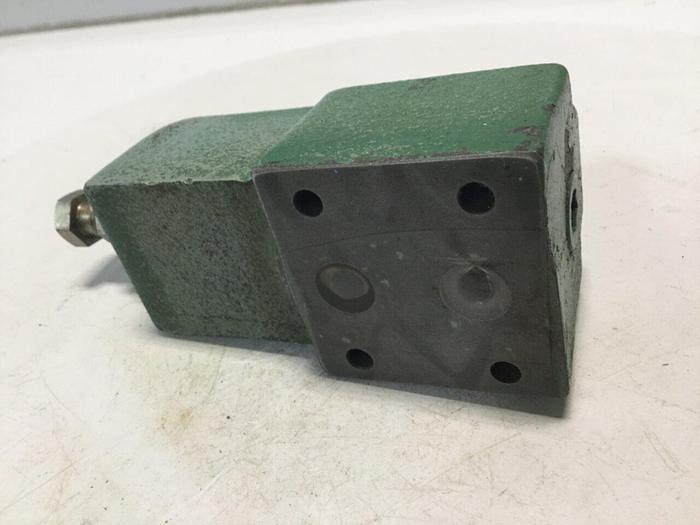 Used YUKEN Relief Valve DG-01-2216 Used #102652