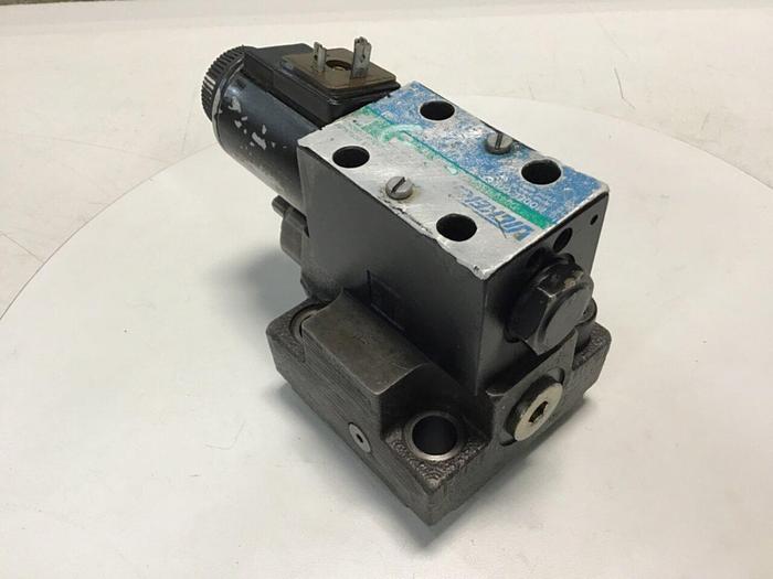 Used VICKERS Directional Valve DG4V-3S-2AL-M-U-HL7-60-EN490 #144602