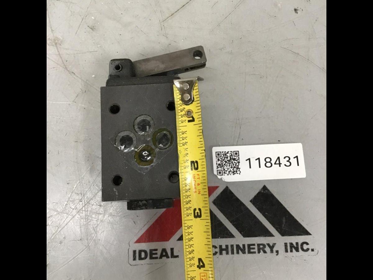 Used YUKEN Directional Valve DCG-01-2B2-4018 USED