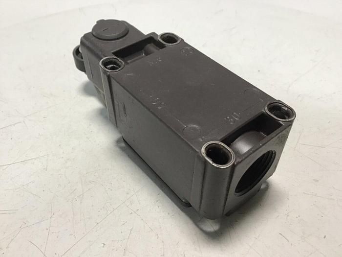 Used SCHMERSAL Limit Switch T4VH 335-02Z #121536