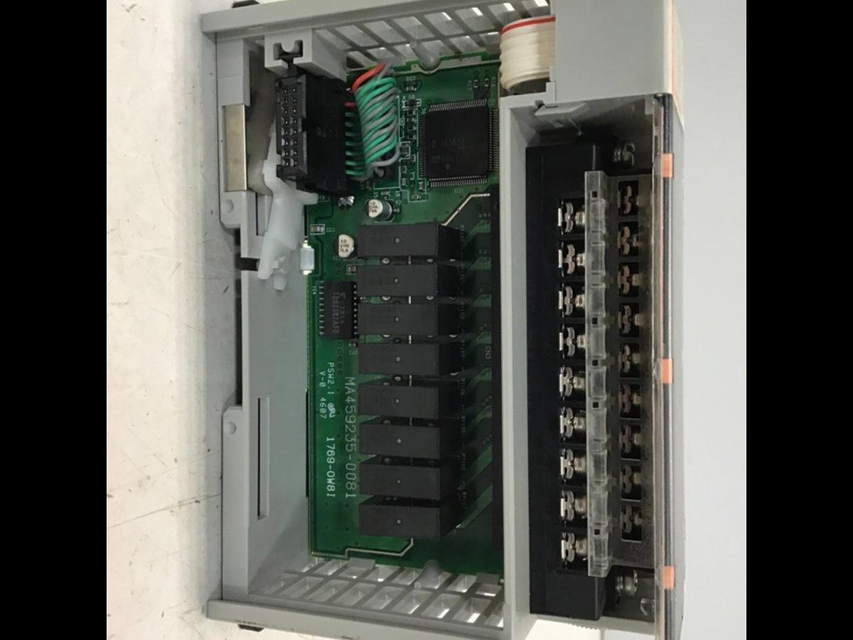 Used ALLEN BRADLEY Module 1769-OW8I SER B Used