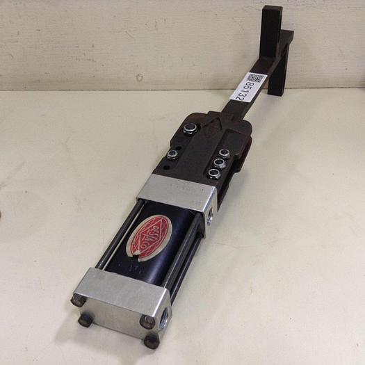 Used DESTACO Tongue Mount Clamp w/ Magnetic Ring 841-MR #85134