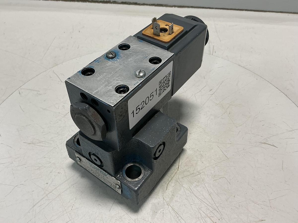 Used VICKERS DG4V-3-2A-M-U-HL7-60