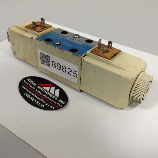 Used VICKERS Directional Valve DG4V-3-6C-M-U-HL7-60 Used