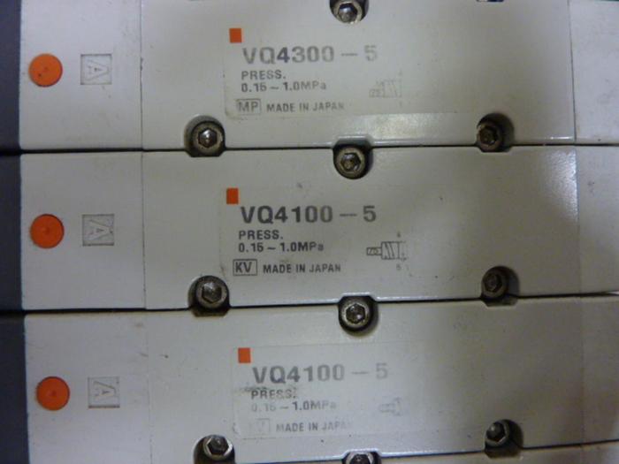 Used SMC Control Block w/ Valves VQ4300-5 #66057