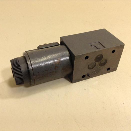 Used VICKERS Directional Valve DG4V-3S-2AL-M-U-HL7-60-EN490 #81245