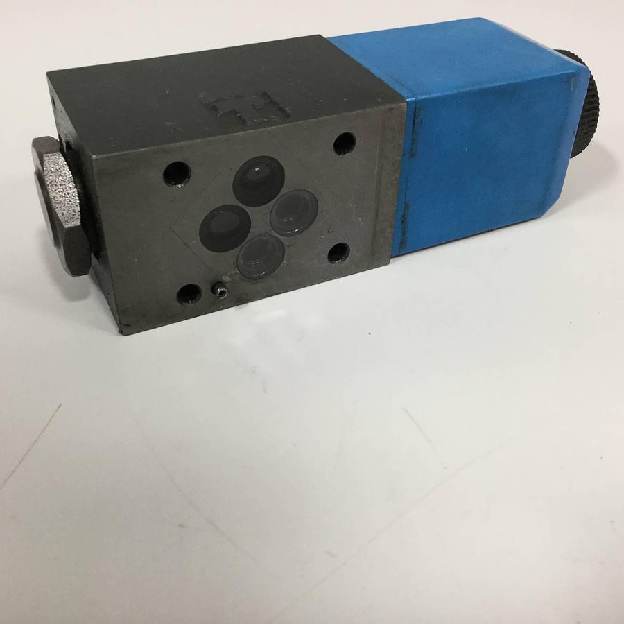 Used VICKERS Valve DG4V-3-2A-M-U-H7-60 Used