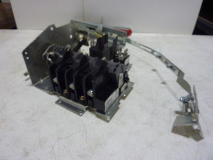 Used ALLEN BRADLEY Line Terminal Guard Disconnect 1494V-DS30 SER D #57386