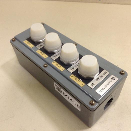 Used ALLEN BRADLEY Push Button Enclosure 800T-4TZM11 SER T #69416