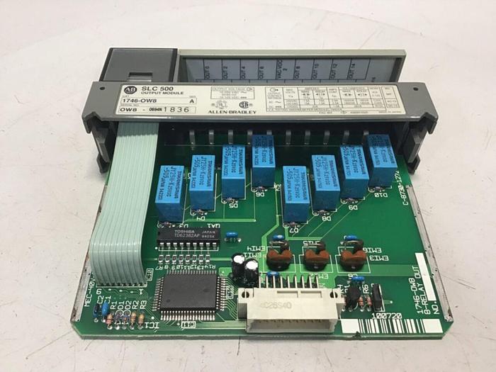 Used ALLEN BRADLEY Output Module 1746-OW8 SER A #127342