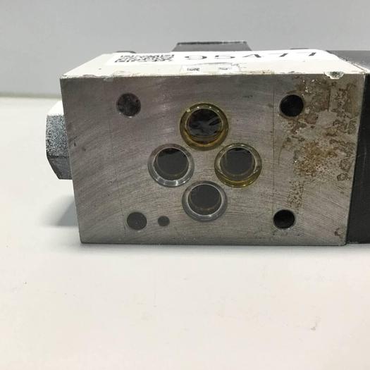 Used VICKERS Directional Control Valve DG4V32AMP7H750 #95477