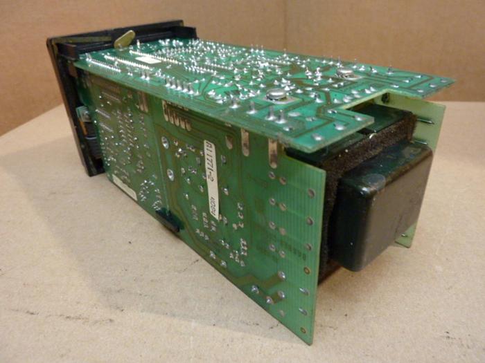Used BARBER COLMAN Temperature Controller 585C-00056-000-0-05 #34498