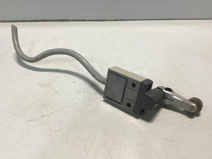 Used OMRON Limit Switch D4C-1620 #128458