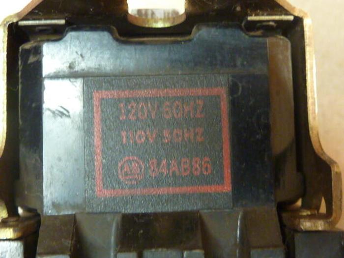 Used ALLEN BRADLEY AC Relay 700-N800A1 SER C #35936