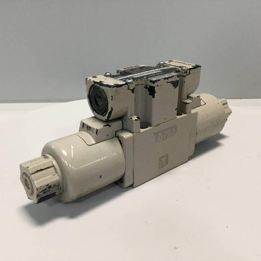 Used NACHI Directional Control Valve SS-G01-C5-GR-D2-20 #91585