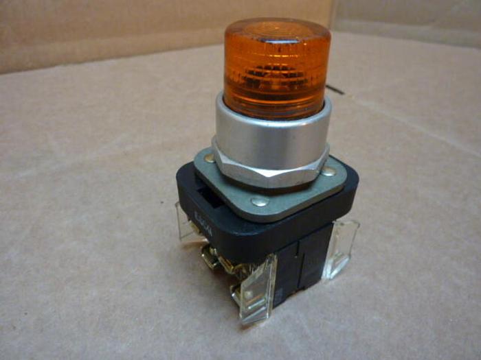 Used ALLEN BRADLEY Push Button 800T-QB24 AMBER #27925