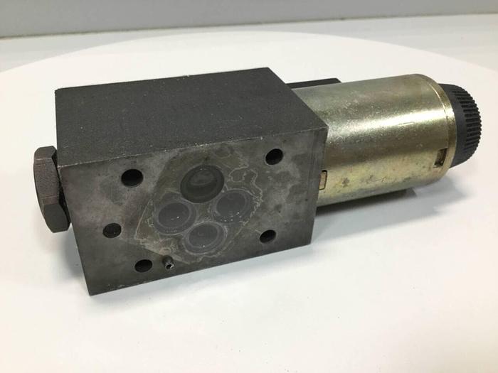 Used VICKERS Valve DG4V3S22AMUHL760EN490 Used