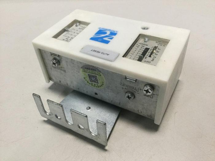 Used JL REFRIGERATION Dual Pressure Control LP830E #107018