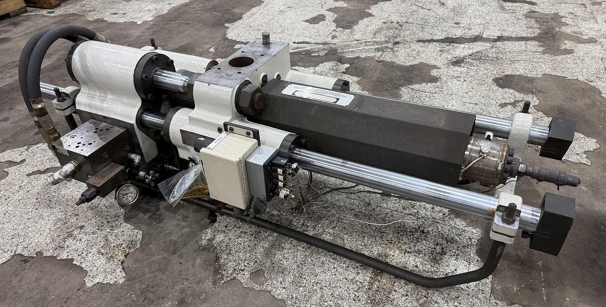 Used CINCINNATI MILACRON VST 85-6.04 INJECTION UNIT