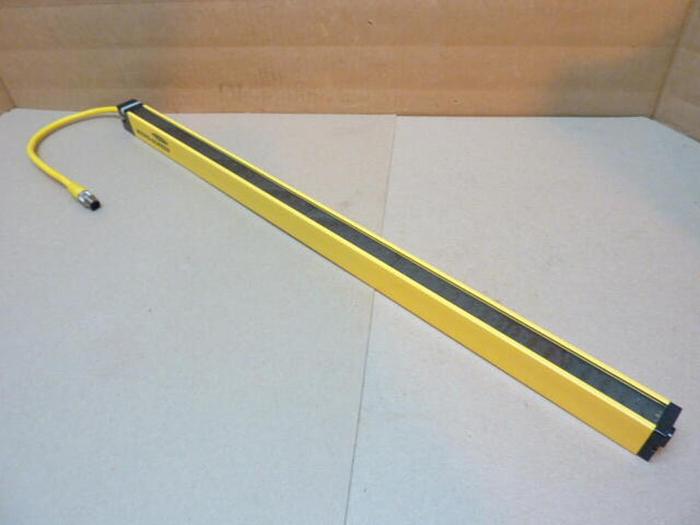 BANNER ENGINEERING Light Curtain Emitter USE2424YP2 #38761