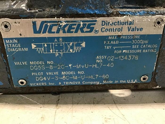 Used VICKERS Directional Valve DG4V-3-6C-M-U-HL7-60 Used