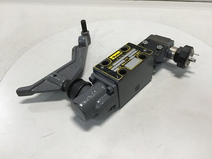 Used PARKER Directional Control Valve D1VMR4HN1075XB038 #145502