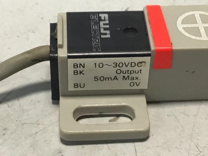 Used FUJI ELECTRIC Proximity Switch PE-B4D3 #128399