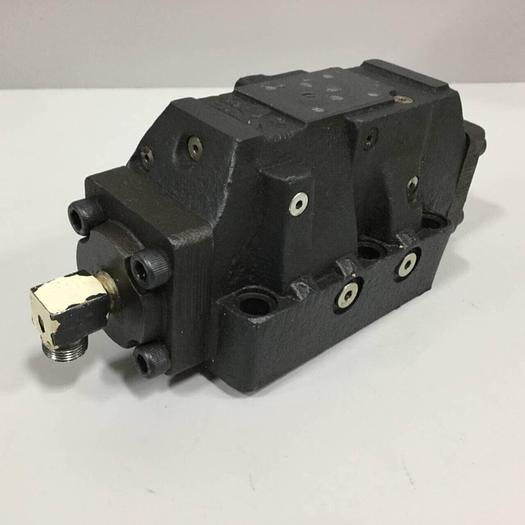 Used VICKERS Valve DG4V-3S-6C-M-FW-B5-60 #90243