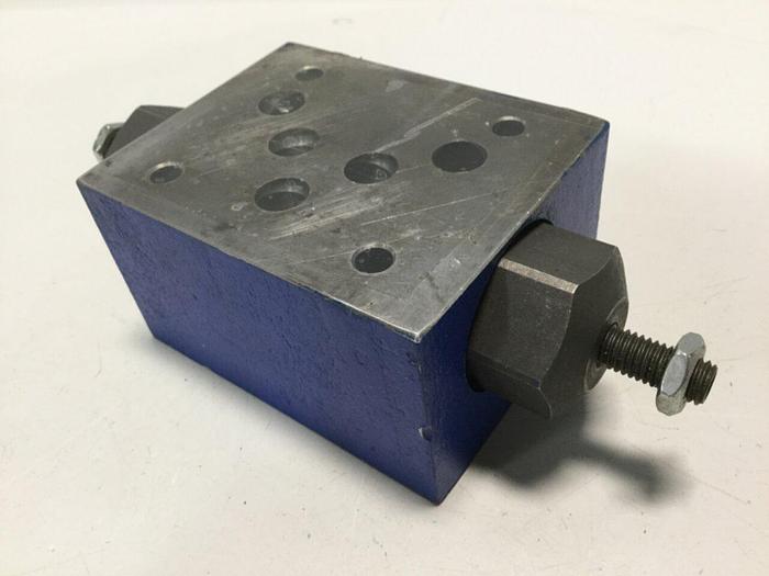 Used BOSCH Flow Control Valve 0 811 320 029 #110840