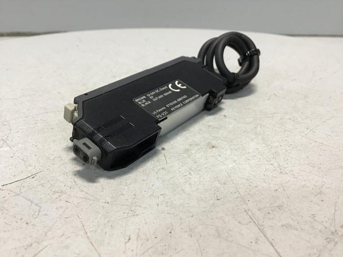 Used KEYENCE CORP Fiber Optic Sensor FS-V31 #124165