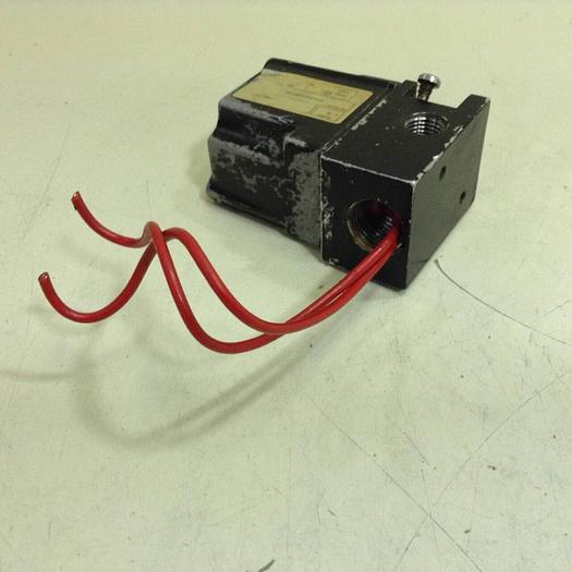 Used PARKER Pneumatic Valve T21025D2F22 #88109