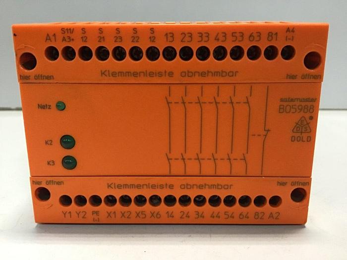 Used DOLD Safemaster Safety Relay B05988.61/324 USED
