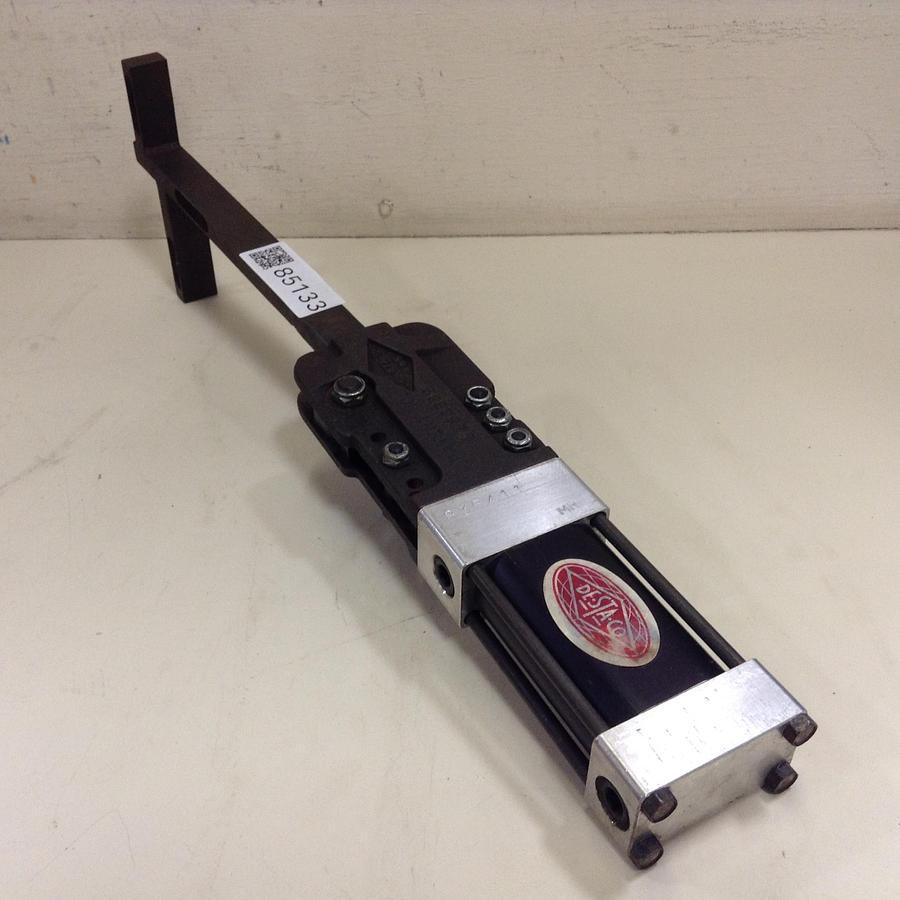 Used DESTACO Tongue Mount Clamp w/ Magnetic Ring 841-MR Used