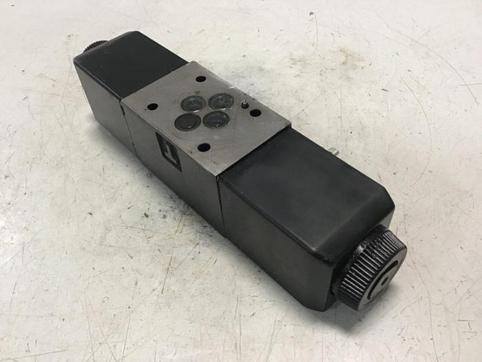 Used VICKERS Valve DG4V-3S-33C-M-U-H5-60 #142967