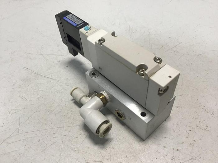 Used KOGANEI Solenoid Valve F15T0G-PL3 #120869