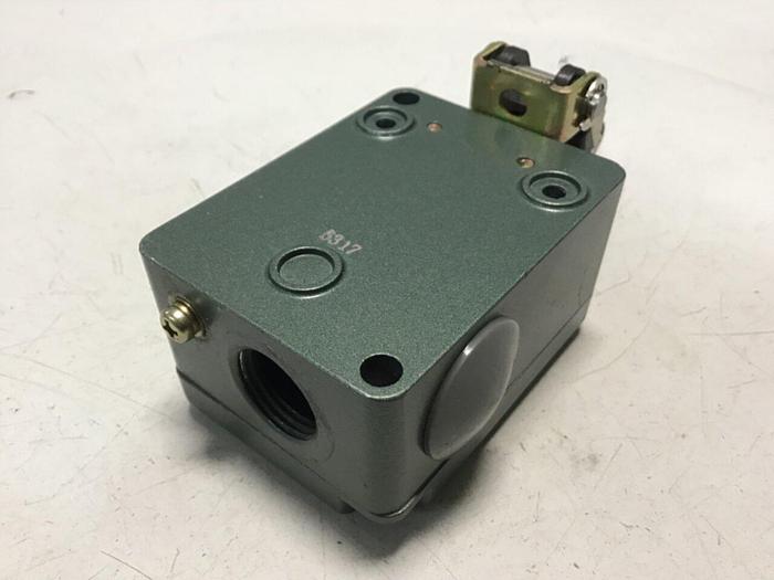Used FUJI ELECTRIC Limit Switch K244GR-2 #121554