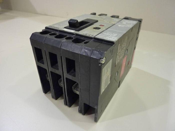 Used SIEMENS 3 Amp Circuit Breaker ED63A003 #42329