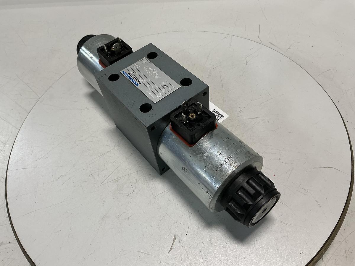 Used REXROTH 4WE 10 E67/32/CG24N9Z4/T0S