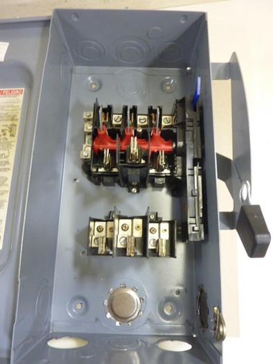 Used SQUARE D 100 Amp Safety Switch D323N #65437
