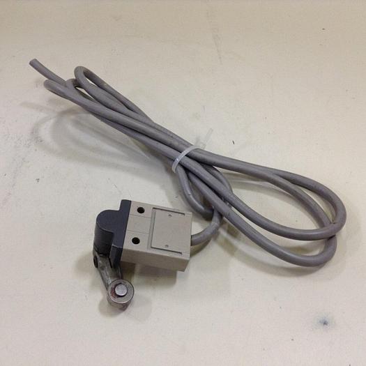 Used OMRON Limit Switch D4C-9033 #83663